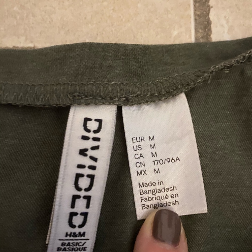 Green basic tee - Picture 2 of 2